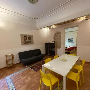 sicooli-apartments-via-daragona-33.sicilyhotelsitaly.net/